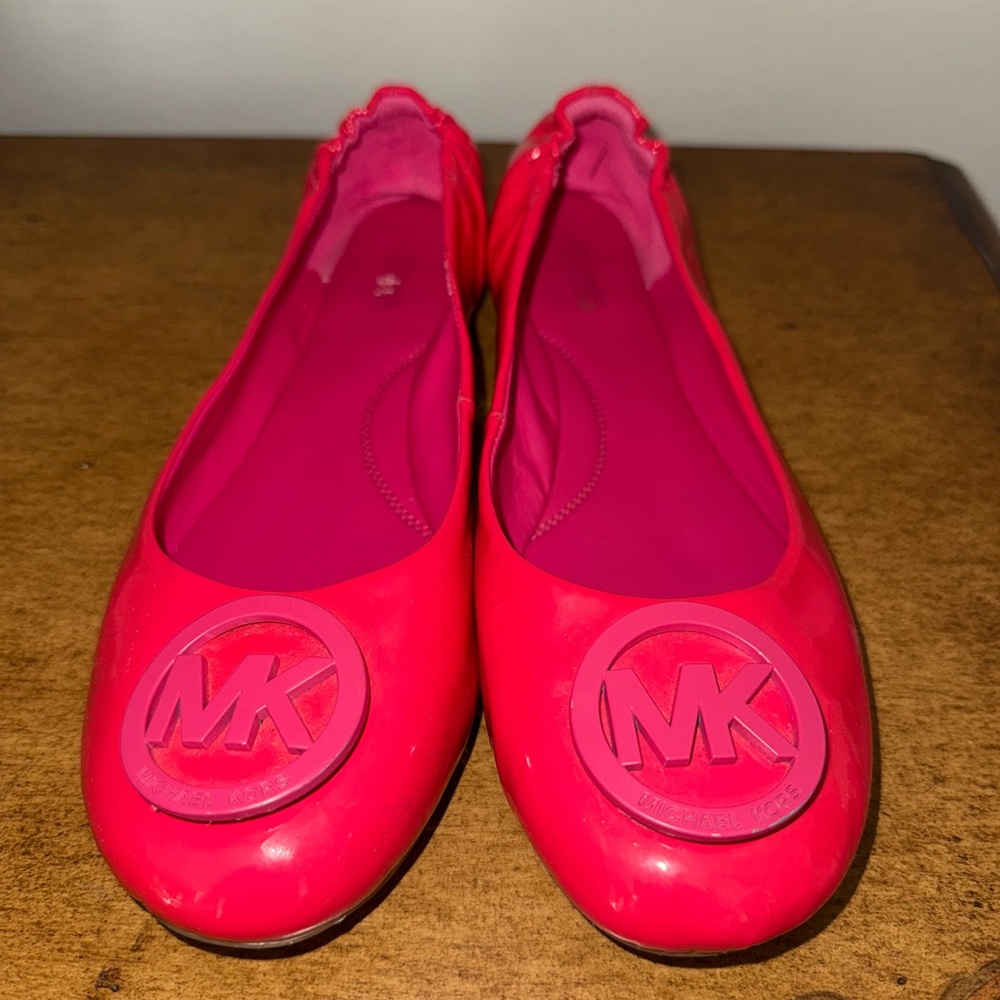 Michael Kors Patent Leather Ballet
Flats hot pink 9.5 - Picture 2 of 7